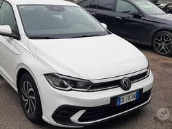 Bianco Usata 2022 VW Polo Life Tre volumi | 18.200 € (Cara)