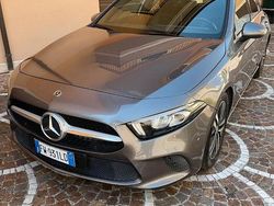 Grigio Usata 2019 Mercedes A180 Premium Tre volumi | 18.900 € (Super prezzo)