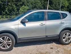 Grigio Usata 2014 Nissan Qashqai SUV | 4900 € (Buon prezzo)