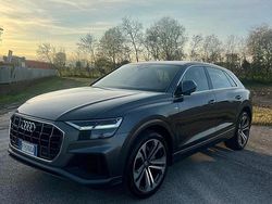 Grigio Usata 2019 Audi Q8 Sport SUV | 40.500 € (Buon prezzo)