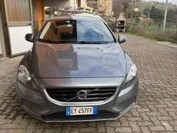 Grigio Usata 2015 Volvo V40 Station wagon | 8000 € (Buon prezzo)