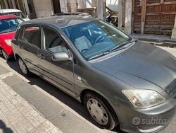 Grigio Usata 2003 Toyota Corolla Tre volumi | 2700 € (Buon prezzo)