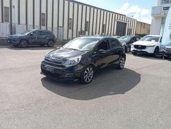 Nero Usata 2016 Kia Rio Tre volumi | 8900 € (Buon prezzo)
