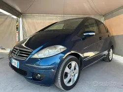 Blu Usata 2009 Mercedes A180 Avantgarde Edition Tre volumi | 2899 € (Buon prezzo)