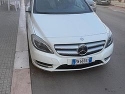 Bianco Usata 2012 Mercedes 180 Tre volumi | 9500 €