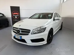 Bianco Usata 2013 Mercedes A180 Tre volumi | 8500 € (Buon prezzo)