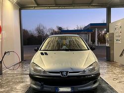 Usata 2001 Peugeot 206 Tre volumi | 1000 € (Ottimo prezzo)