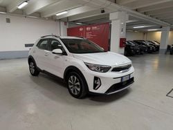 Bianco Usata 2022 Kia Stonic Style SUV | 15.900 € (Buon prezzo)