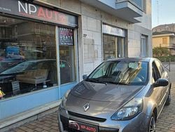 Grigio Usata 2010 Renault Clio II Tre volumi | 2200 € (Ottimo prezzo)