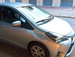 Grigio Usata 2021 Toyota Yaris Due volumi | 11.500 € (Ottimo prezzo)