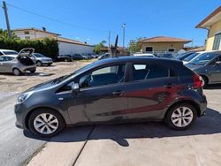 Grigio Usata 2016 Kia Rio Active Tre volumi | 5999 € (Ottimo prezzo)
