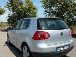 Grigio Usata 2005 VW Golf V Coupé | 2500 € (Buon prezzo)