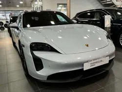 Blu/azzurro Usata 2022 Porsche Taycan GTS Sport Turismo Tre volumi | 92.000 €