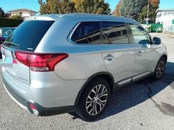 Argento Usata 2017 Mitsubishi Outlander SUV | 11.800 € (Ottimo prezzo)
