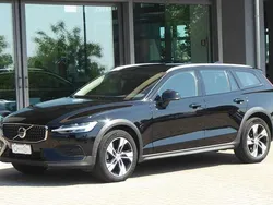 Nero Usata 2023 Volvo V60 CC Station wagon | 32.950 € (Buon prezzo)