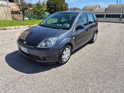 Grigio Usata 2007 Ford Fiesta Ghia Due volumi | 1600 € (Ottimo prezzo)