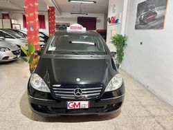 Nero Usata 2008 Mercedes A180 Elegance Tre volumi | 2990 € (Cara)