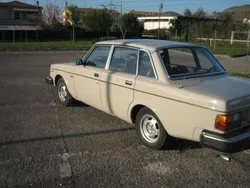 Beige Usata 1979 Volvo 244 Tre volumi | 8900 €