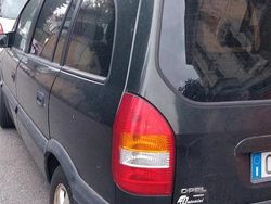 Verde Usata 2003 Opel Zafira Monovolume | 1300 €