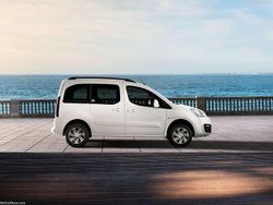 Bianco Usata 2017 Citroën Berlingo Monovolume | 7900 €