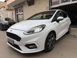 Frozen white Usata 2020 Ford Fiesta ST-Line Tre volumi | 10.800 € (Buon prezzo)