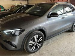 Grigio Usata 2024 Mercedes GLA180 SUV | 40.000 €