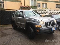 Grigio Usata 2008 Jeep Cherokee SUV | 4900 €