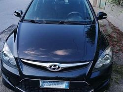 Nero Usata 2011 Hyundai i30 Comfort Station wagon | 2900 € (Buon prezzo)