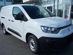 Bianco Usata 2023 Fiat Doblò Monovolume | 18.800 €