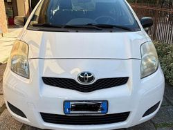 Bianco Usata 2009 Toyota Yaris Due volumi | 3600 € (Buon prezzo)
