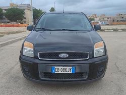 Nero Usata 2010 Ford Fusion Due volumi | 3000 € (Buon prezzo)