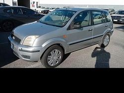 Grigio Usata 2003 Ford Fusion Station wagon | 1200 €