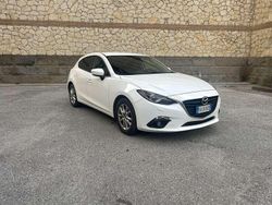 Bianco Usata 2015 Mazda 3 Evolve Tre volumi | 7900 € (Buon prezzo)