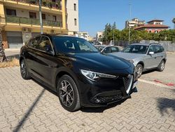 Nero Usata 2018 Alfa Romeo Stelvio Super SUV | 18.000 € (Buon prezzo)