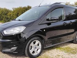Nero Usata 2017 Ford Tourneo Courier Titanium Monovolume | 8900 € (Buon prezzo)