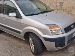 Usata 2007 Ford Fusion Due volumi | 3500 € (Molto cara)