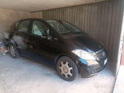 Nero Usata 2010 Mercedes A160 Due volumi | 4900 € (Buon prezzo)