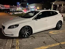 Bianco Usata 2016 Volvo V40 R-Design Kinetic Station wagon | 14.000 € (Cara)