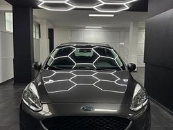 Grigio Usata 2019 Ford Fiesta Titanium Due volumi | 9900 € (Buon prezzo)