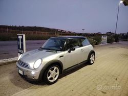 Grigio Usata 2004 Mini ONE Due volumi | 1600 € (Buon prezzo)