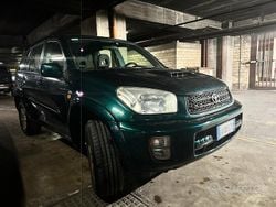 Verde Usata 1996 Toyota RAV4 SUV | 1700 €