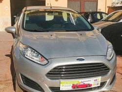 Grigio Usata 2016 Ford Fiesta Tre volumi | 7990 € (Buon prezzo)