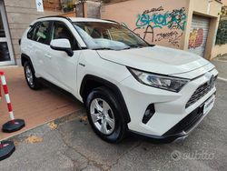 Bianco Usata 2022 Toyota RAV4 Business Edition Station wagon | 31.800 € (Buon prezzo)