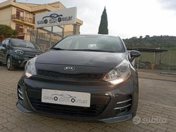 Grigio Usata 2017 Kia Rio Tre volumi | 10.500 € (Buon prezzo)