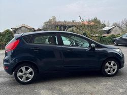 Blu Usata 2011 Ford Fiesta Ambiente Tre volumi | 4000 € (Buon prezzo)