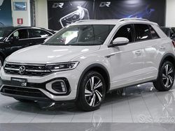 Bianco tetto nero Usata 2022 VW T-Roc Life SUV | 22.900 € (Cara)