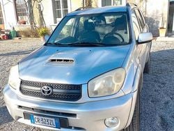 Usata 2004 Toyota RAV4 SUV | 3500 € (Buon prezzo)