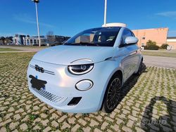 Blu Usata 2021 Fiat 500e La Prima Due volumi | 17.500 € (Molto cara)