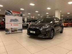 Grigio Usata 2022 Toyota Yaris Hybrid Trend Tre volumi | 18.500 € (Buon prezzo)