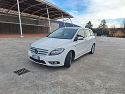 Bianco Usata 2012 Mercedes B180 Executive Monovolume | 9990 € (Cara)